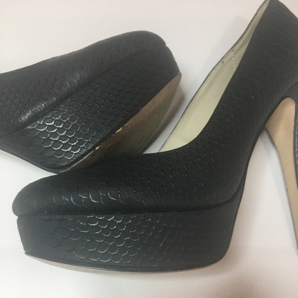 Aldo Black Snake Skin Pump 6.5 - Picture 2 of 8